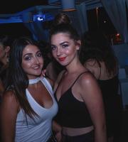 Νύχτες μαγικές και ονειρεμένες στην ταράτσα του Yacht club, στο λιμάνι