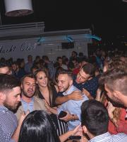 Τι γίνεται κάθε Παρασκευή στην πιο όμορφη ταράτσα της πόλης;!