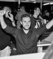 Σάββατο βράδυ σε ένα δροσερό Yacht Club