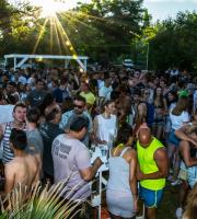 Ο Θέμης Γεωργαντάς έβαλε "φωτιά" το Σάββατο στο YOLO Beach Bar