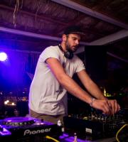 Stefan Biniak & Ison "ταρακούνησαν" το Yasu beach bar!