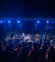 "Μπλέξαμε" με τον Βασίλη Παπακωνσταντίνου σε ένα υπέροχο live στο Αλτιναλμάζη