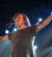 "Μπλέξαμε" με τον Βασίλη Παπακωνσταντίνου σε ένα υπέροχο live στο Αλτιναλμάζη