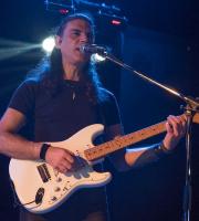 "Μπλέξαμε" με τον Βασίλη Παπακωνσταντίνου σε ένα υπέροχο live στο Αλτιναλμάζη