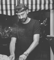 O Θοδωρής Τριανταφύλλου στο πρώτo "session" της σεζόν στο ΝΟΑ, στο λιμάνι