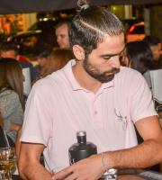 "Closing Summer Season" στο Room 6 για το τέλος της καλοκαιρινής σαιζόν.