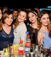 Ο άπαιχτος Teenage Mutants στην ταράτσα του Yacht Club.