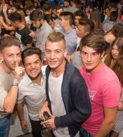Σούπερ "Hooters & Photobooth" πάρτι στο Reina Club.