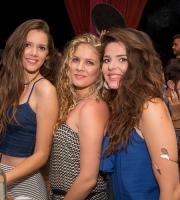 Σούπερ "Hooters & Photobooth" πάρτι στο Reina Club.