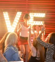 Καρφίτσα δεν έπεφτε στο χθεσινό Season Opening Party του Prive Club.