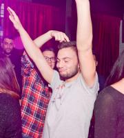 Κυριακή βράδυ με dj Niko Venetsano στο Room 6