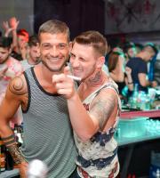 Πανικός στο Grand Opening Party του Reina Club.