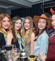 Σούπερ μασκέ πάρτι στο Ν.Ο.Α. την Πέμπτη. Γέλιο, χορός, χαμός!