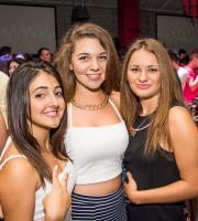 Ξέφρενο "One Night Stand" πάρτι στο Reina Club.