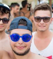 Πανικός στο "άχαστο" πάρτι με Chris Papa στο Yasu Beach Bar.