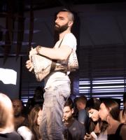 Ξέφρενο πάρτυ στο Reina Summer Club εν αναμονή του Δεκαπενταύγουστου.