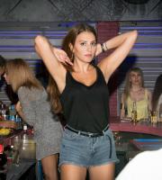 Ξέφρενο πάρτυ στο Reina Summer Club εν αναμονή του Δεκαπενταύγουστου.