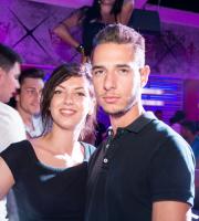 Ξέφρενο πάρτυ στο Reina Summer Club εν αναμονή του Δεκαπενταύγουστου.