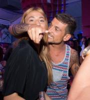 Ξέφρενο πάρτυ στο Reina Summer Club εν αναμονή του Δεκαπενταύγουστου.