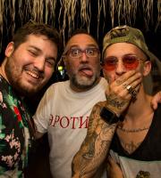 Yasu beach bar: Η νύχτα έγινε... μέρα με το δίδυμο φωτιά Junior Pappa & Antonio