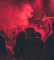 "ΤΣΙΚΟΝΟΠΕΜΠΤING" στον πεζόδρομο του ταχυδρομείου και η διασκέδαση στο ζενίθ