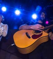 "Με κάθε τραγούδι & ένα ταξίδι" έκαναν όσοι βρέθηκαν στο Soho Absolutely Fabulous