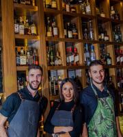 Οι ΕΚΜΕΚ μας ξεσήκωσαν στο SoHo Absolutely Fabulous, στο κέντρο της Αλεξανδρούπολης