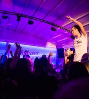 Ένα τρελό πάρτυ στήθηκε στο Thea Thalassa the bar με τον Μπίγαλη "on stage"!