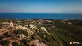 Από το εκκλησάκι του Προφήτη Ηλία με φόντο τη Μάκρη και τη Σαμοθράκη