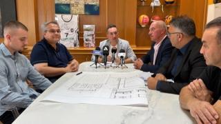 Έπεσαν οι υπογραφές για τη νέα πισίνα της Αλεξανδρούπολης – Στα 3 εκατ. ευρώ η σύμβαση (video)