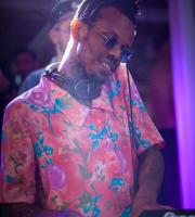 Φωτορεπορτάζ από το dj set του Floyd Lavine στο Ammo - Ammo beach bar