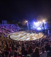 Η Ελεονόρα Ζουγανέλη γοήτευσε τον κόσμο της Αλεξανδρούπολης στο Θέατρο Αλτιναλμάζη