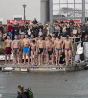 Θεοφάνεια: Αγιάστηκαν τα νερά στο λιμάνι της Αλεξανδρούπολης (video & φωτο)