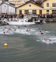 Θεοφάνεια: Αγιάστηκαν τα νερά στο λιμάνι της Αλεξανδρούπολης (video & φωτο)