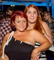 Ο άπαιχτος DJ Tsisma στα decks του Yacht Club.