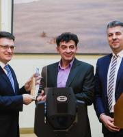 ΒΡΑΒΕΙΟ ΣΥΝΕΙΣΦΟΡΑΣ ΣΤΗΝ ΕΝΗΜΕΡΩΣΗ ΤΩΝ ΜΕΛΩΝ ΤΟΥ ΕΠ. ΈΒΡΟΥ: ΔΗΜΗΤΡΗΣ ΚΟΛΙΟΣ