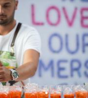 Μια γιορτή αγάπης στήθηκε στα καταστήματα Vartan στο κέντρο της Αλεξανδρούπολης