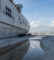 Μια πλωτή "πολιτεία" από αλουμίνιο στο λιμάνι της Αλεξανδρούπολης (photo & video)