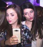 Βράδια Παρασκευής στο μοναδικό Yacht Club