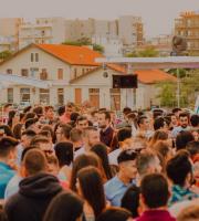 DJeff Afrozila και DaMike στην ταράτσα του Yacht club, στο λιμάνι