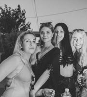 Τριανταφύλλου και Εchonomist στο super καλοκαιρινό πάρτυ του YaSu, στην Αγία Παρασκευή