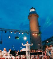 Μάγεψε η συναυλία της Μπάντας του Πολεμικού Ναυτικού στο Φάρο