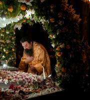 Αγία Κυριακή - Επιτάφιος