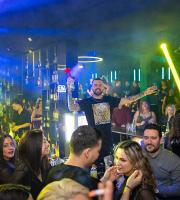 "Χαμός" στο Estado με τον Κωνσταντίνο Νάζη επί σκηνής!