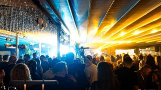 Μια μαγική βραδιά έζησε η Αλεξανδρούπολη στο NOA με τον Χρήστο Μενιδιάτη