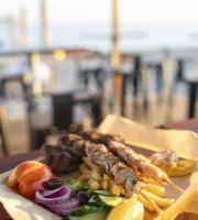 Oasis – Coffee, Food & More Παραλία Δικέλλων | Καλοκαίρι όπως το ονειρεύεσαι!