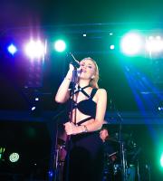 Μας "μάγεψε" η Κατερίνα Λιόλιου στο Yacht Club - Δείτε video και φωτος