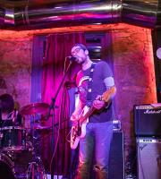 Τα "Μωρά στη Φωτιά" έβαλαν "φωτιά" στην μουσική σκηνή του Κυβερνείου