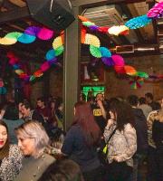 Τα "Μωρά στη Φωτιά" έβαλαν "φωτιά" στην μουσική σκηνή του Κυβερνείου