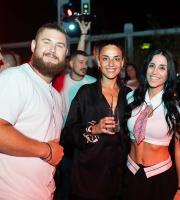 Μια βραδιά γεμάτη λάμψη στο Closing Party του ΝΟΑ rooftop!